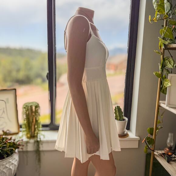 Trixxi by Francesca’s, Sharlene Strappy Pleated Waist White Mini Dress, X-Large - Picture 5 of 12